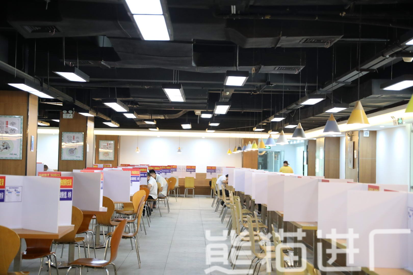 东莞东聚电子电讯制品有限公司食堂环境图18